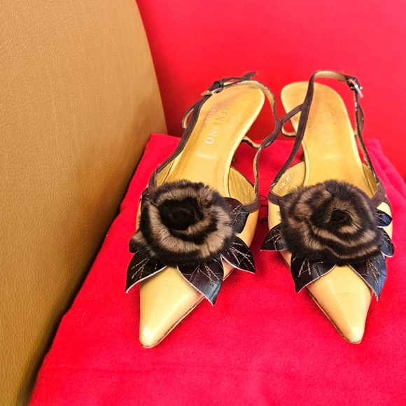 Valentino Garavani Shoes - Valentino Garavani beautiful shoe